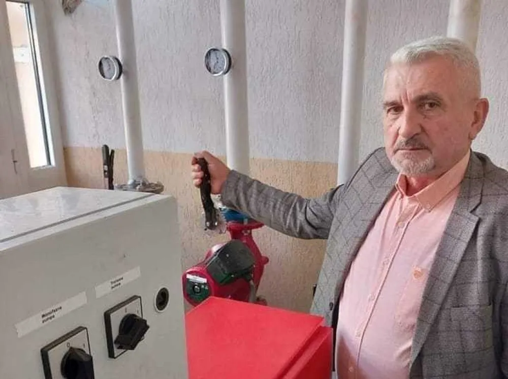 Direktor Vuković pored novog kotla