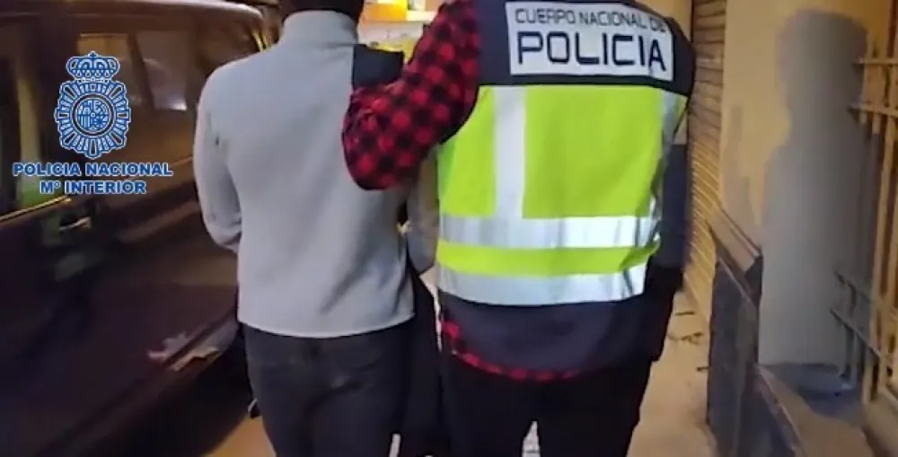 (VIDEO) Razbijena međunarodna kriminalna grupa: Po 200 eura naplaćivali lažna dokumenta