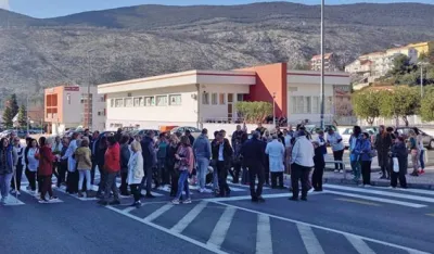 радници Института блокирали магистралу