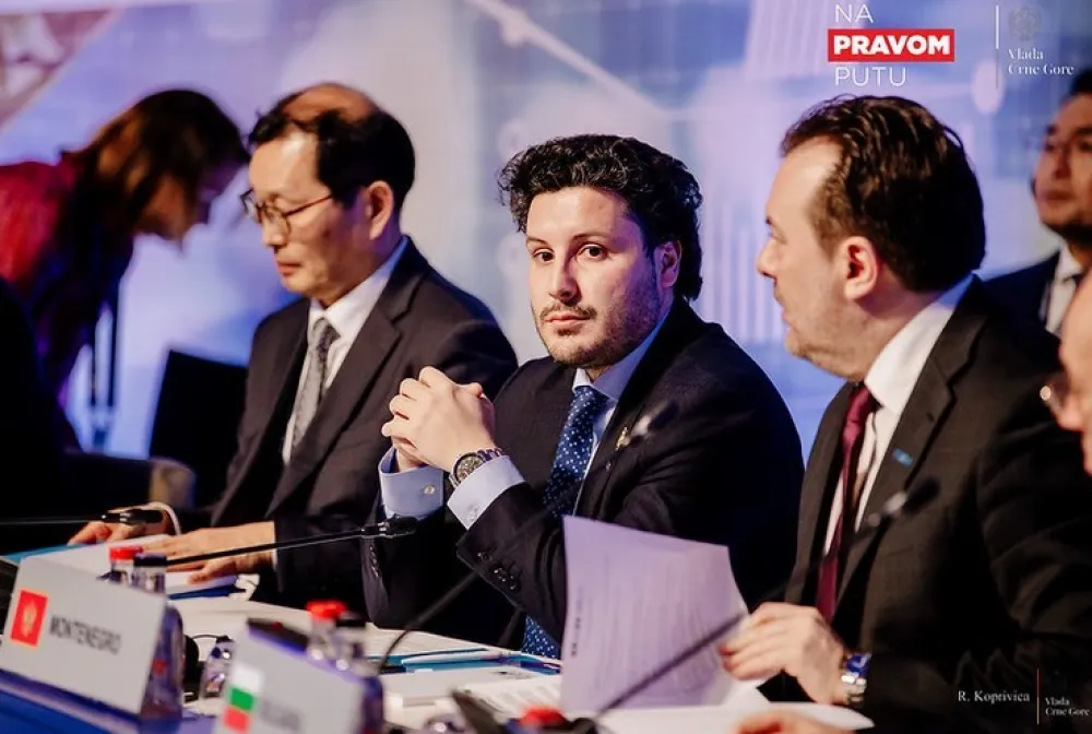 Abazović u Hagu na Samitu o upotrebi vje&scaron;ačke inteligencije u vojne svrhe