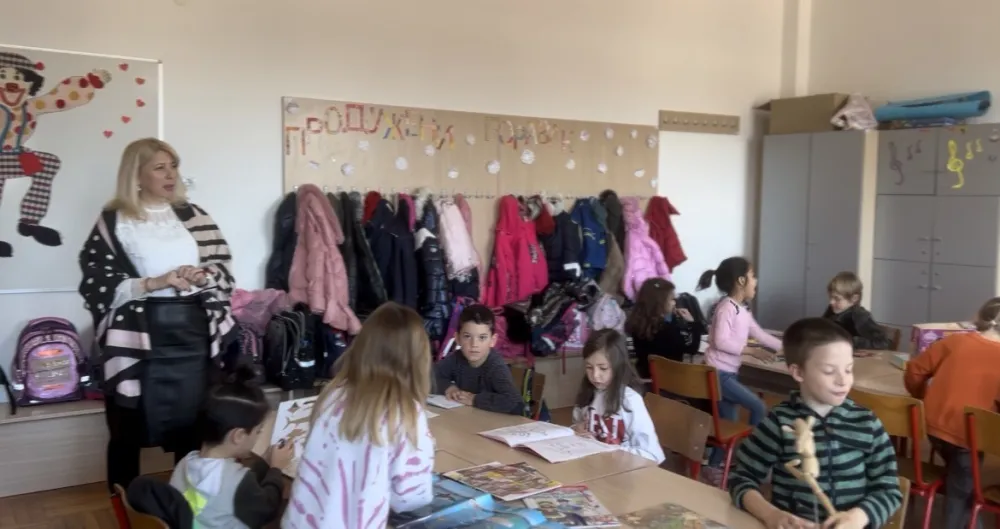 Kako bi omogućili rad produženog boravka uprava O&Scaron; "21. maј" na&scaron;la rјe&scaron;enje: Nastavnici čuvaјu đake