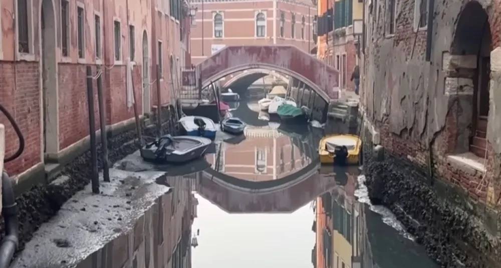 Presu&scaron;ili kanali u Veneciji