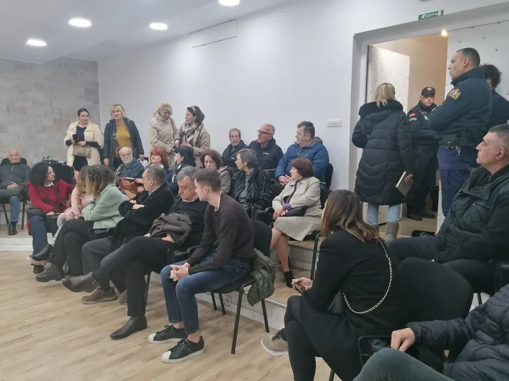 Protest prekinuo književnu promociju u Kotoru