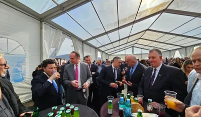 Otvaranje fabrike u Tuzima