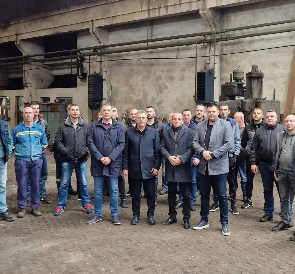 Radnici "EPCG Željezara Nik&scaron;ić" i Milutin Đukanović