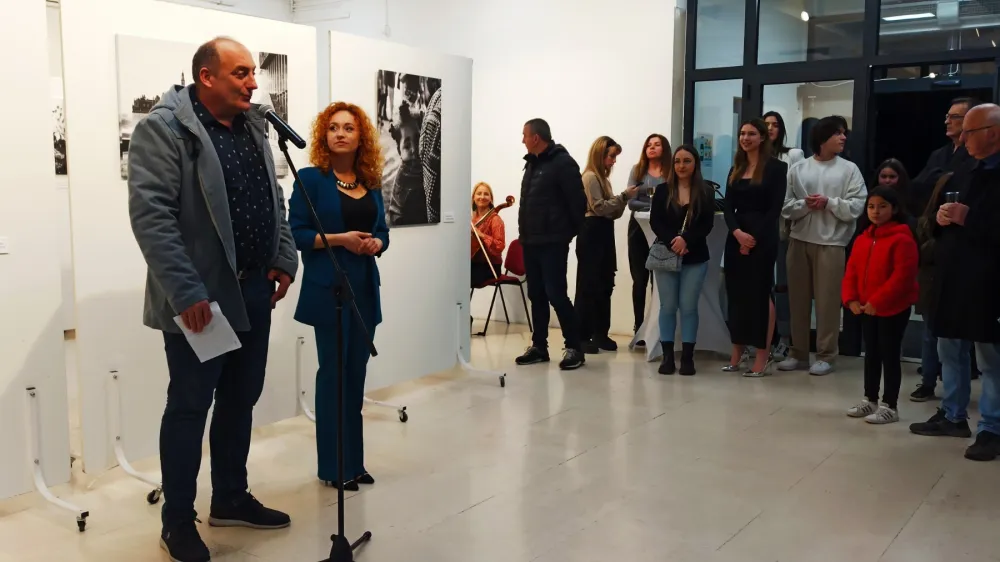 Izložba fotografiјa Katice Ni&scaron;avić: Odraz sviјeta i emociјa u foto-obјektivu