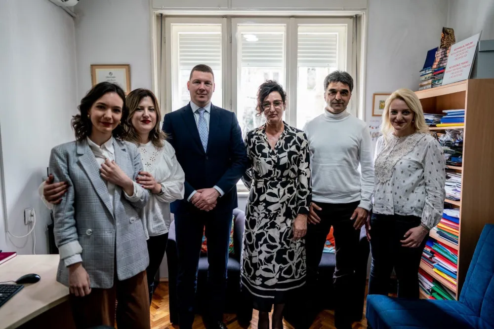 Adžić posjetio Sigurnu žensku kuću