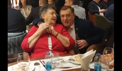 Dodik pjeva