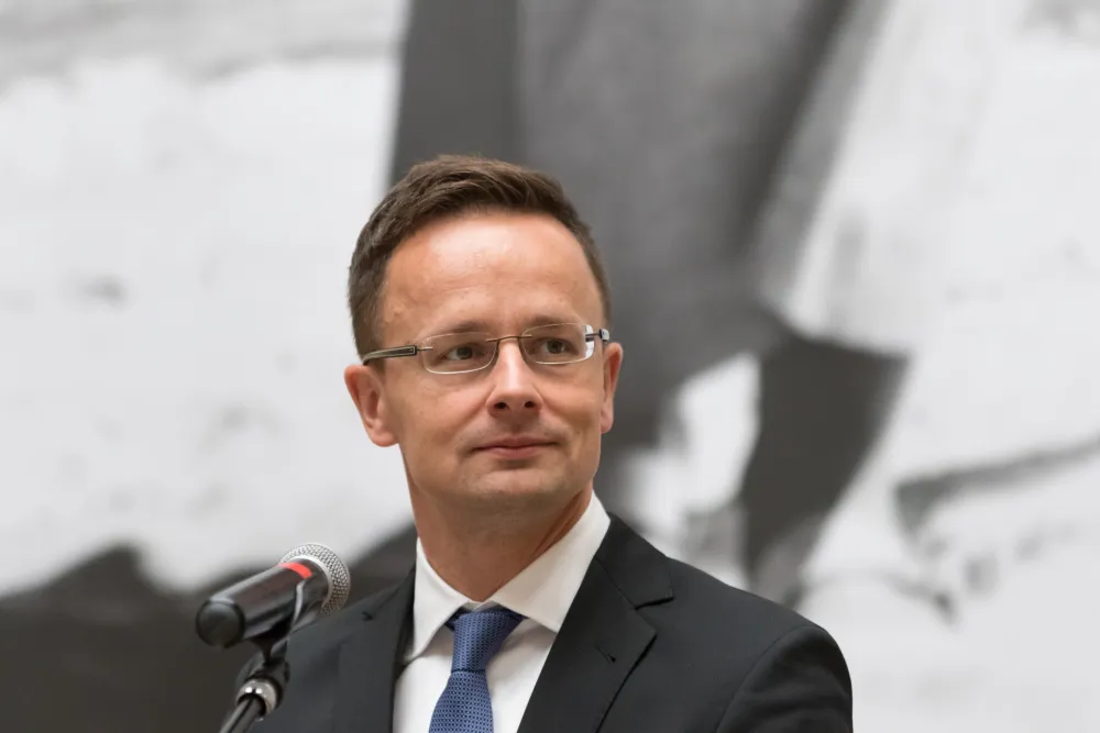 Петер Сијарто