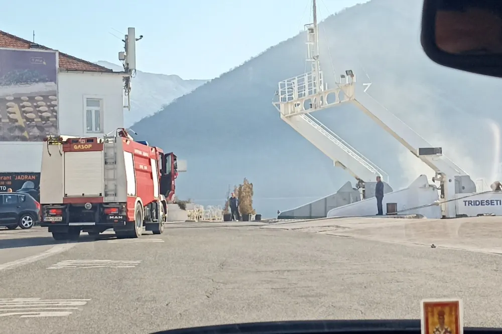 Požar na trajektu "30. avgust"