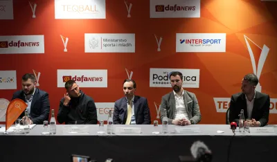 Učesnici konferencije za novinare