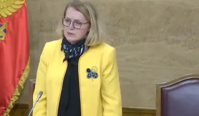 Edukovati zajednicu o važnosti svih uloga žene u dru&scaron;tvu