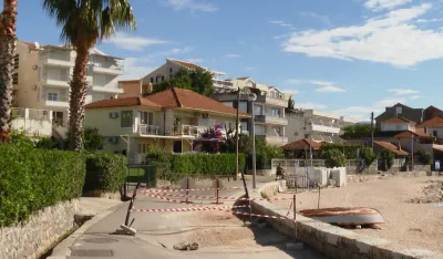 Herceg Novi: Milioni utro&scaron;eni, a ulicama i dalje teku otpadne vode