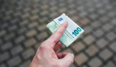 Podgoričanin optužen da je gorivo platio falsifikovanim novcem