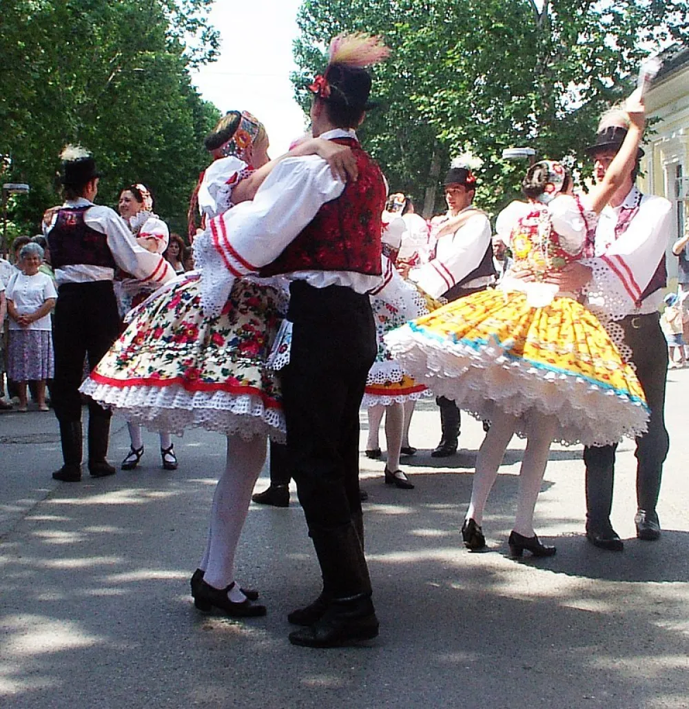 Чардаш, традиционална мађарска игра (ФОТО: ВИКИПЕДИЈА)
