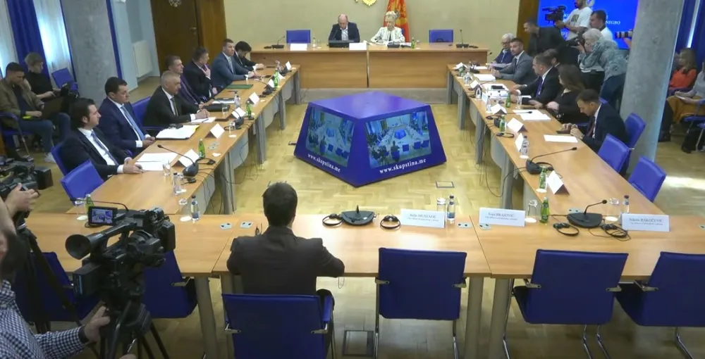 (VIDEO) Abazović saglasan sa Mandićem: ANB da dostavi podatke Uprave Službe državne bezbjednosti