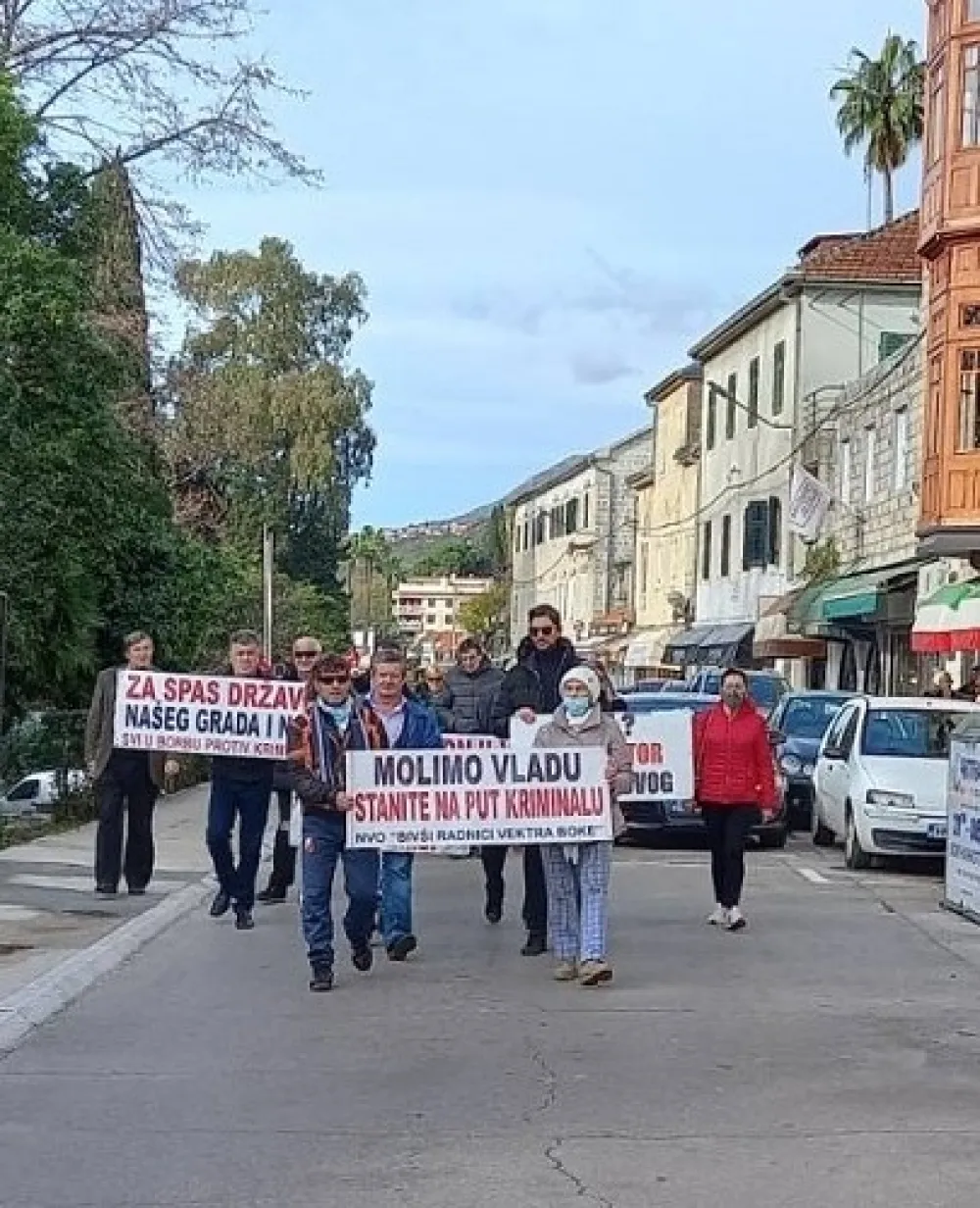 протестна шетња радника Вектра Боке