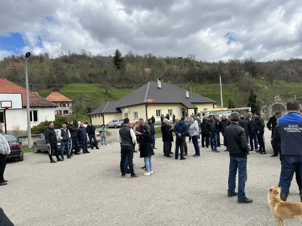 Мјештани Поткомовља јасну у свом ставу да ће бранити даљу девастацију шумског блага