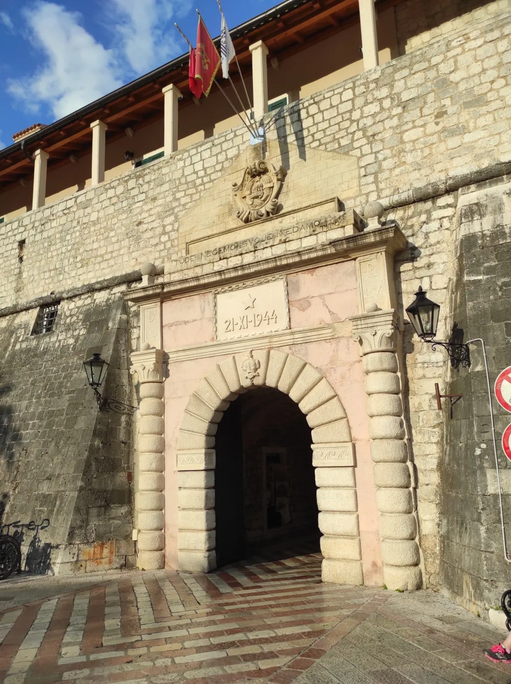 Naplaćuju obilazak i razgledanje kotorskih bedema