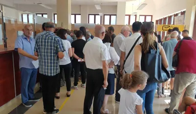 Гужве на шалтеру Поште и за легализацију
