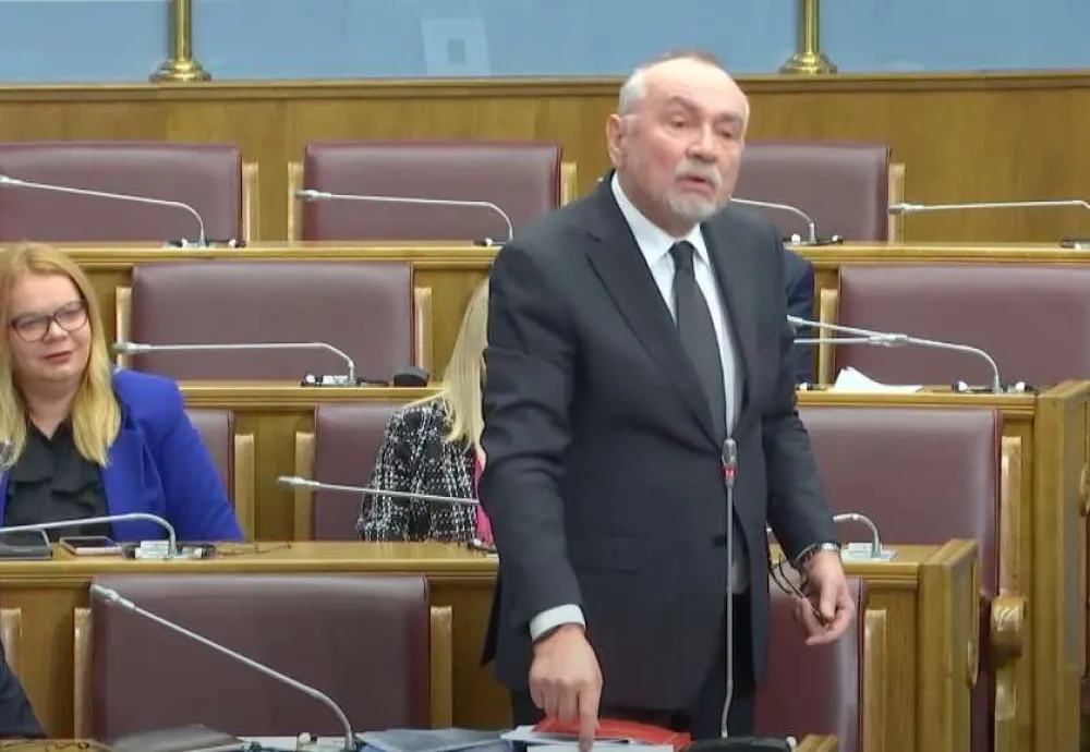 (VIDEO) Radulović: Nijesam bio za izlazak iz DF-a, niti sam u svađi sa Medojevićem