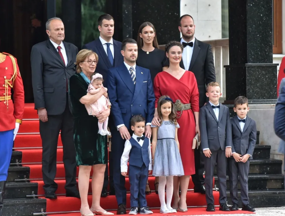 Jakov Milatović sa porodicom