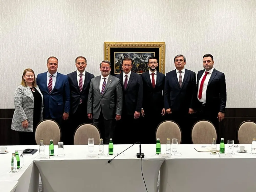 Živoković sa senatorima Sad