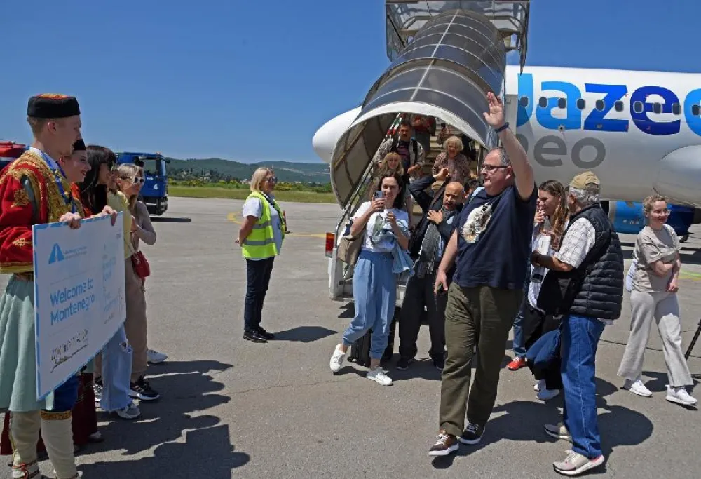 kuvaj crna gora avion
