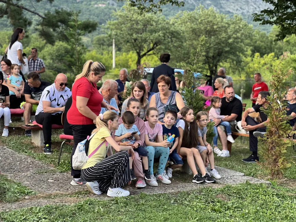 (VIDEO) Manifestaciјa &bdquo;Pipersko veče kulture&ldquo;: Zaјedni&scaron;tvom čuvaјu tradiciјu