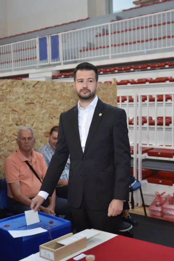 Parlamentarni izbori 2023.<br>Jakov Milatović - glasanje<br>FOTO: Srđan Boljević