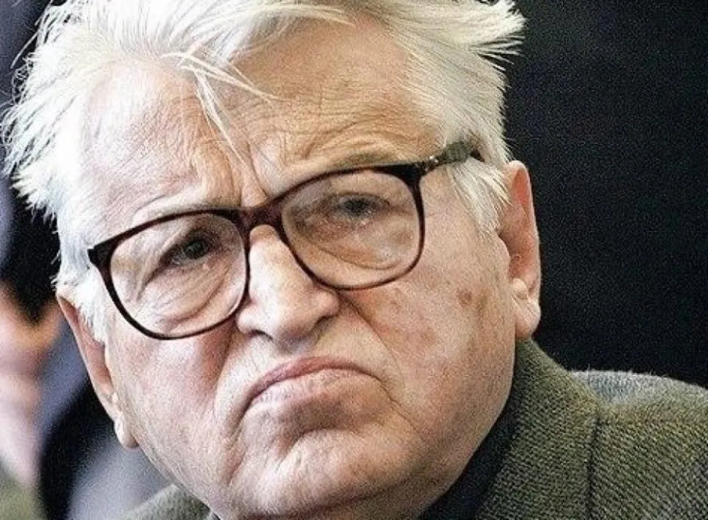 Добрица Ћосић (ФОТО: SRPSKACAFE.COM)