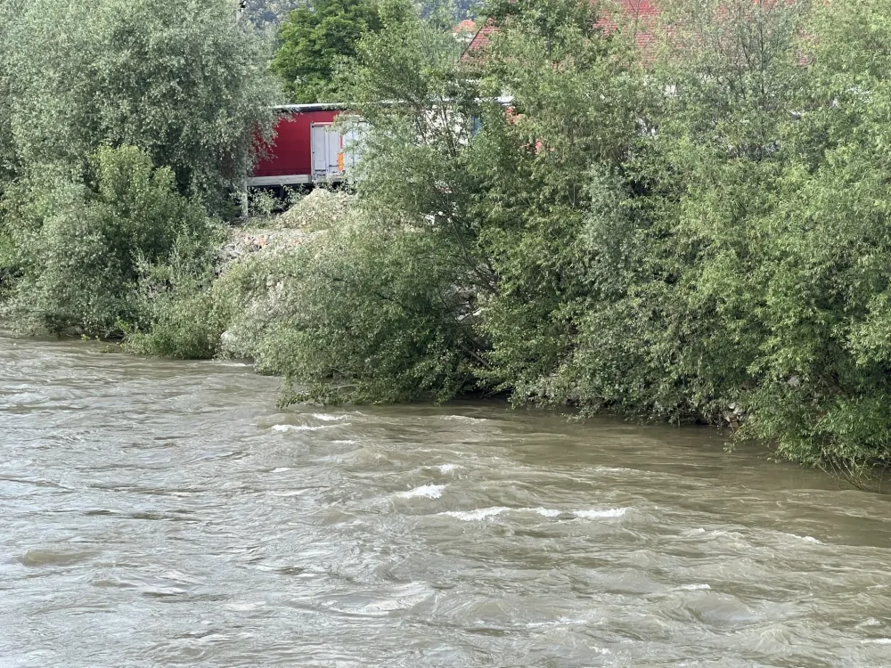 Otpadom suženo korito Lima, pa riјeka promiјenila tok