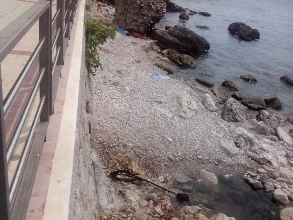 Novljani i njihovi gosti nemaju mira od nesnosnih mirisa: Kolektor "bu&scaron;an kao sito", fekaliјe teku u more