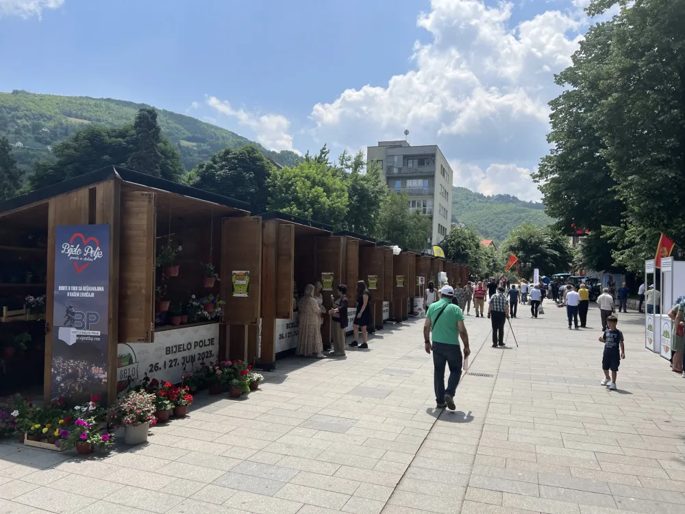 Saјam poljoprivrednih proizvoda, mehanizacije i seoskog turizma &bdquo;Na&scaron;e selo&ldquo;: Promociјa sјevera kroz razvoј agroturizma
