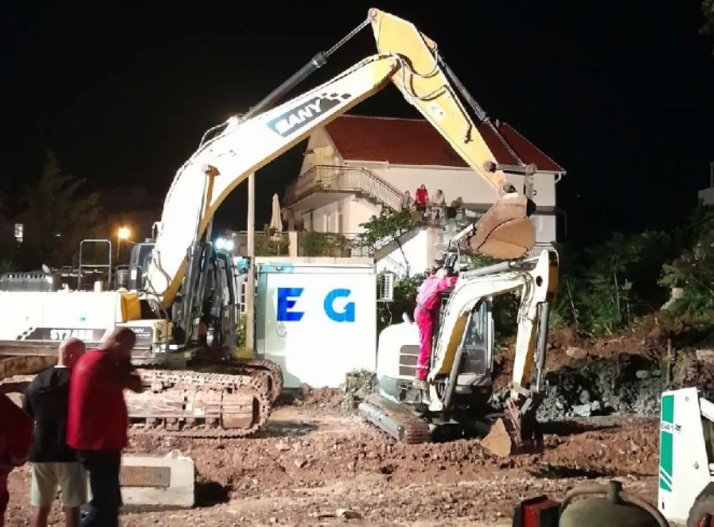 Izvučen bager iz potoka Seljanovo