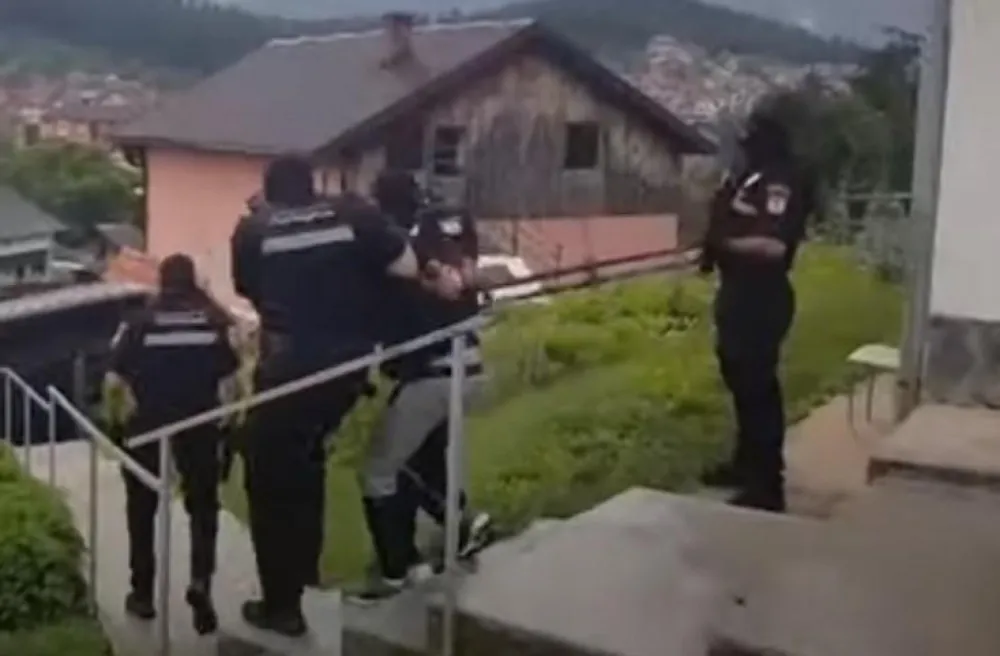 Otvori galeriju slika/- FOTO: SKRIN&Scaron;OT- RTRS VIJESTI YOUTUBE HAP&Scaron;ENJE IVOVIĆA<br>
