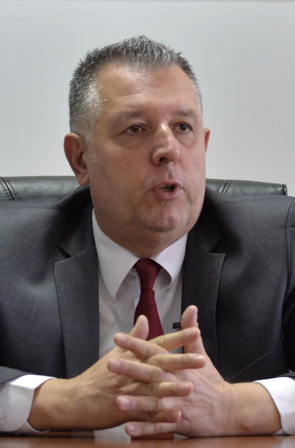 Stručnjaci za bezbjednost o &scaron;vercu cigareta: Milionske apanaže "naјamnici" i danas nose &scaron;efovima na ruke