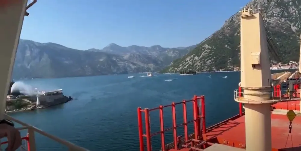 U kotorsku luku uplovio brod "Kotor"