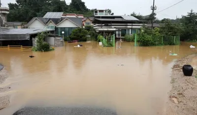 Južna Koreja pogođena poplavama i klizi&scaron;tima