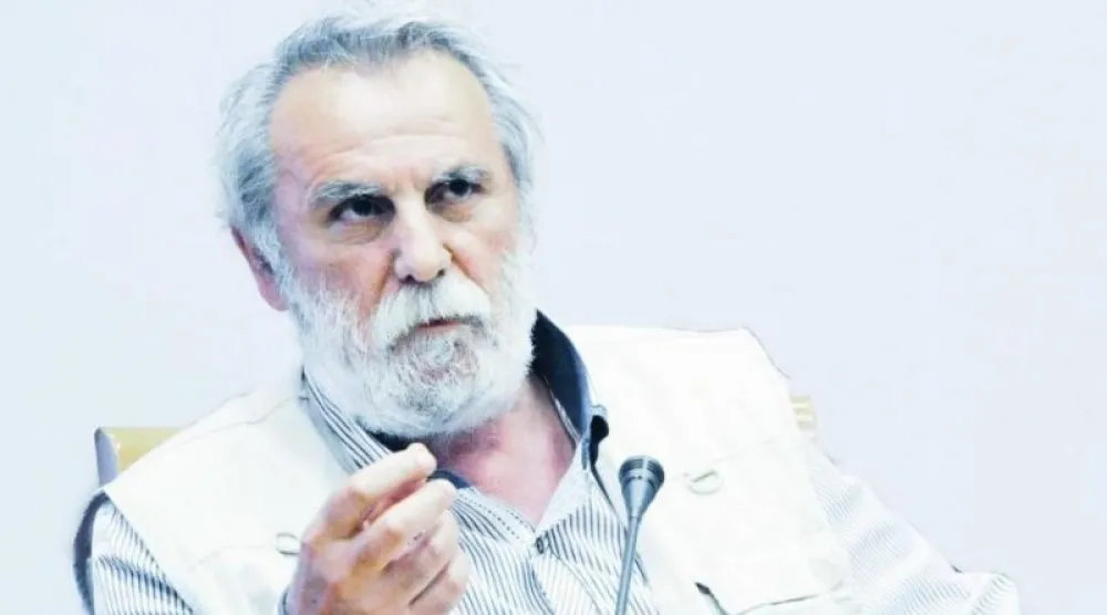МИЛУТИН МИЋОВИЋ - МАЊА ФОТОГРАФИЈА