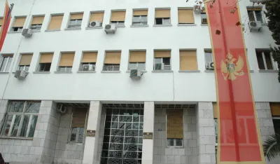 MANS protest<br>Nevladina organizcija MANS protest ispres zgrade skupstine Crne Gore <br>Zgrada Skupstine CG