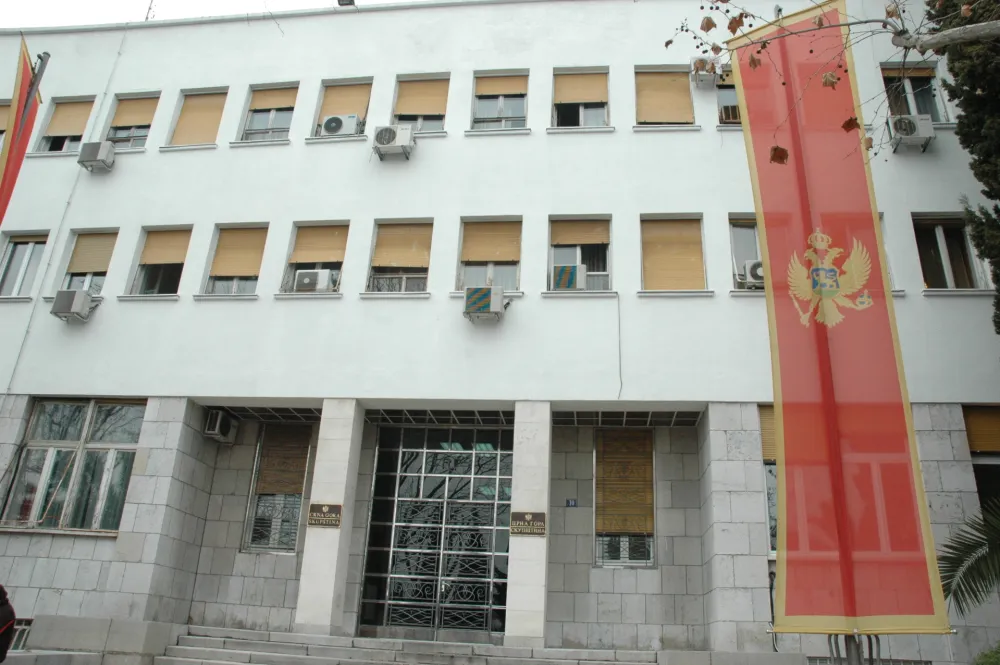 MANS protest<br>Nevladina organizcija MANS protest ispres zgrade skupstine Crne Gore <br>Zgrada Skupstine CG