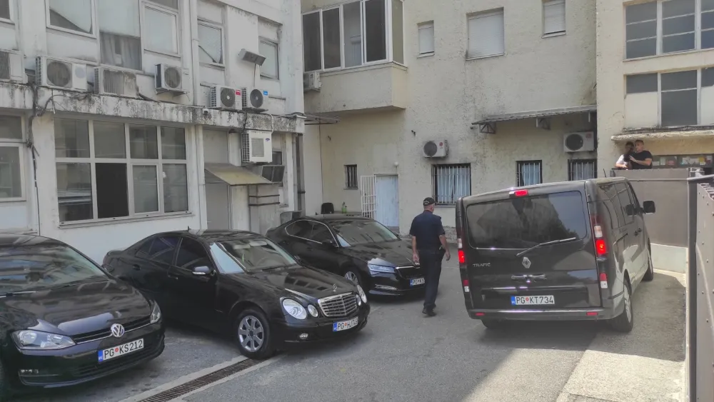 Privođenje Veljovića u SDT