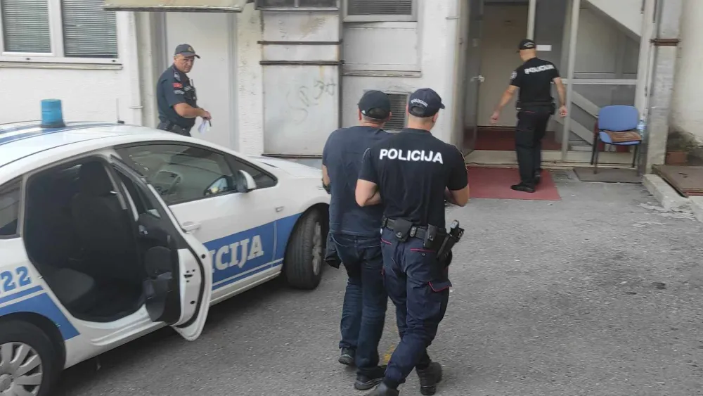 Privođenje Nikole Mrkića