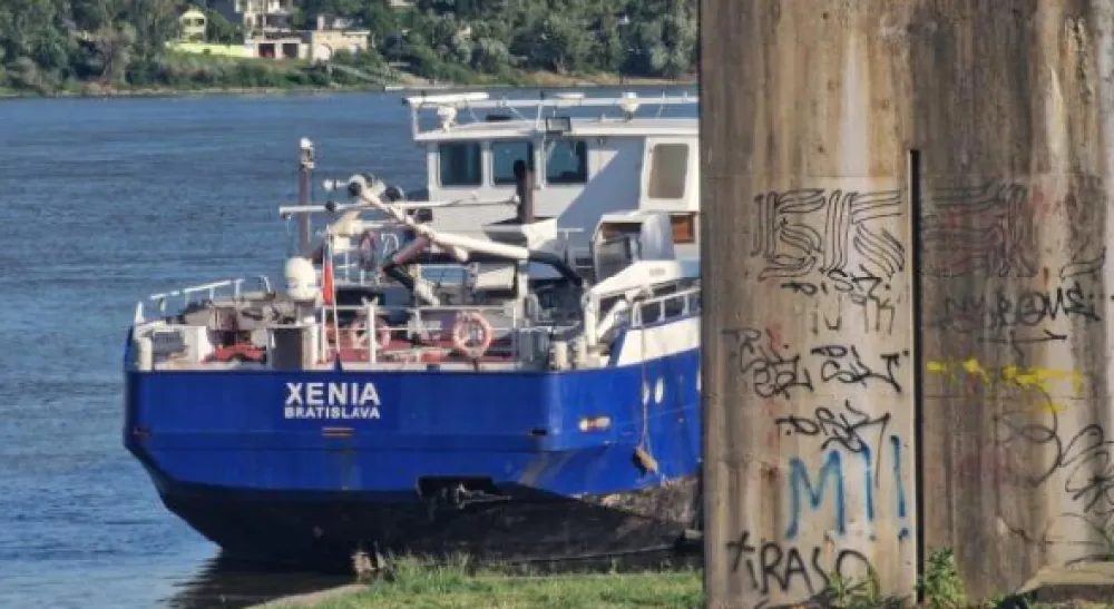 Brod udario us tub Varadinskog mosta