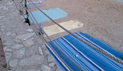 pe&scaron;kiri na plaži