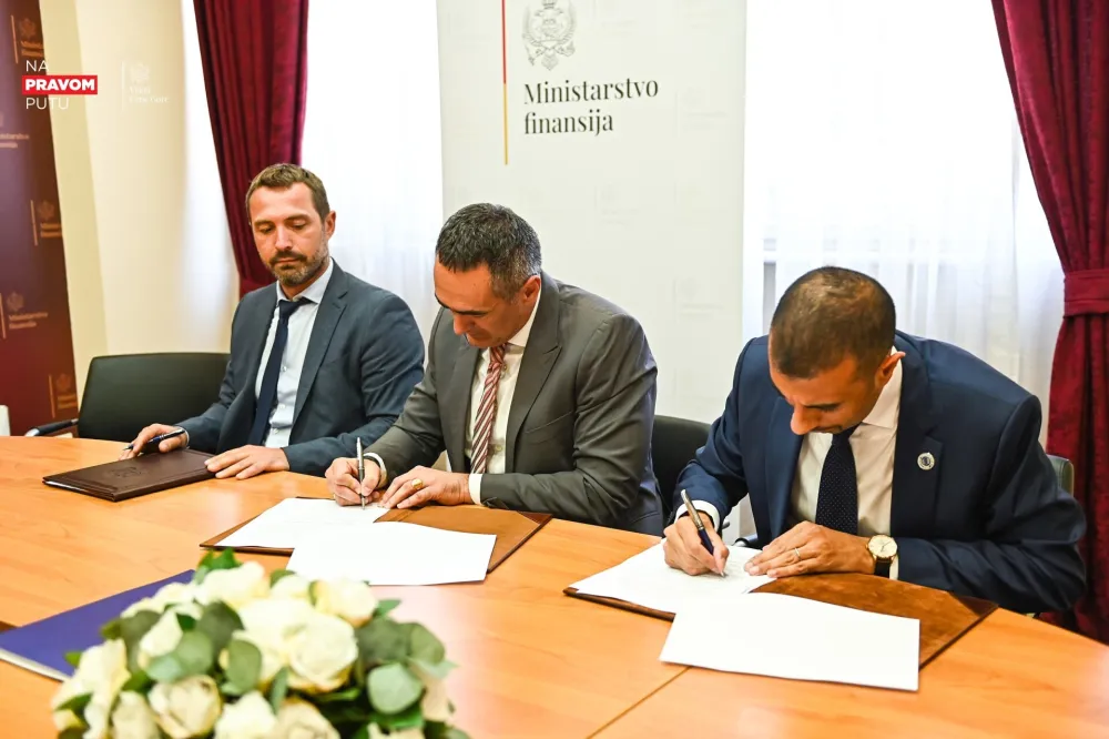 Potpisani ugovori za finansiranje projekta TS Lastva Ministarstva finansija