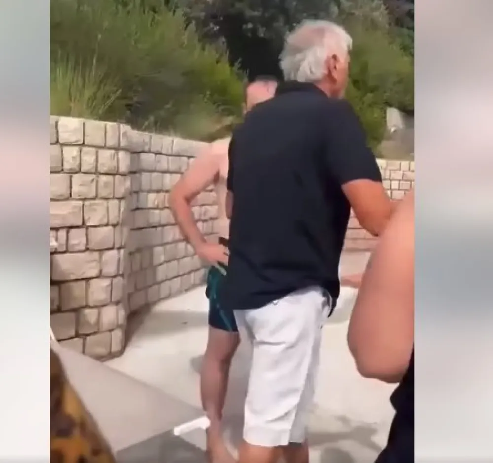 (VIDEO) Bar: Zakupac plaže otjerao maloljetnicu zbog kupaćeg kostima s hidžabom