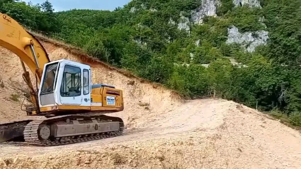 Bijelo Polje: Mje&scaron;tani Bijedića tvrde da je koncesionar napravio put kroz arheolo&scaron;ko nalazi&scaron;te