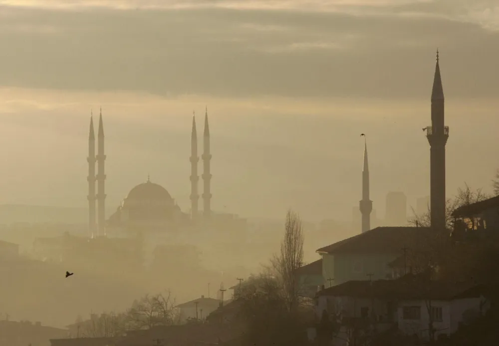 Mesto: Ankara<br>Datum: 06.12.2004<br>Dogadjaj: gusta magla u prestonici Turske<br>Licnosti: <br>